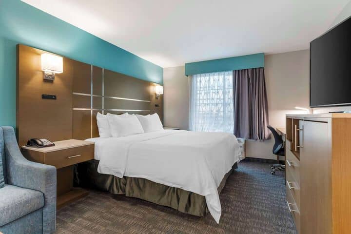 Room 4 of 37