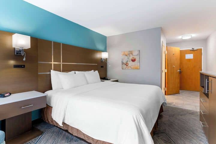 Room 14 of 37