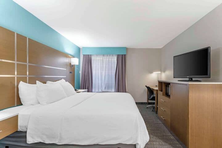 Room 12 of 37