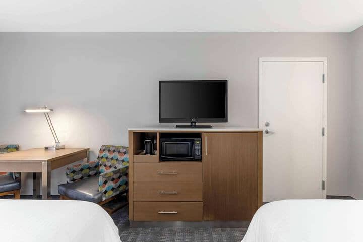 Room 22 of 37