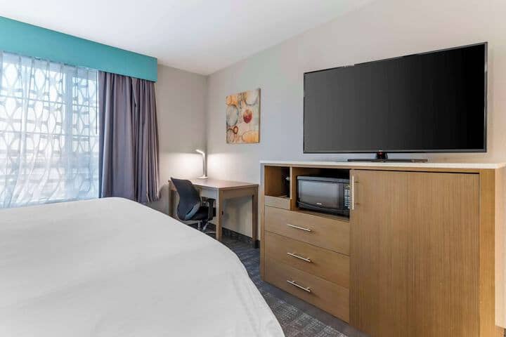 Room 5 of 37