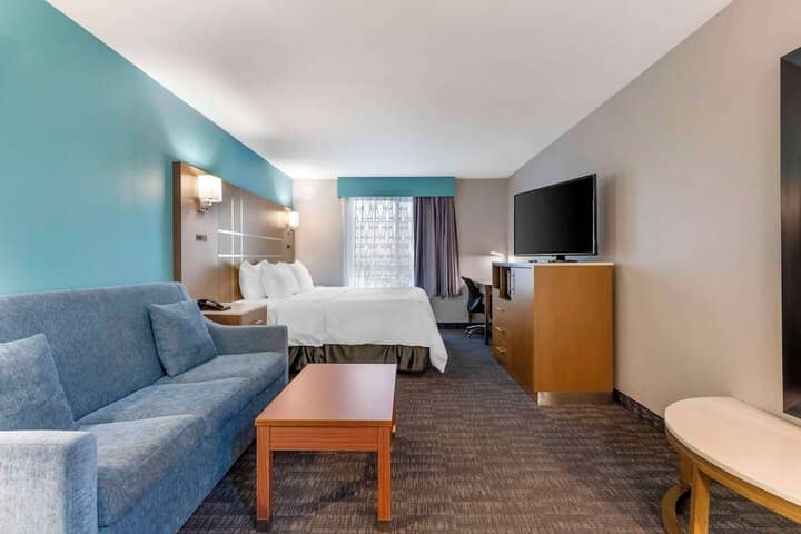 Room 6 of 37